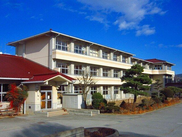 東中学校：1000m