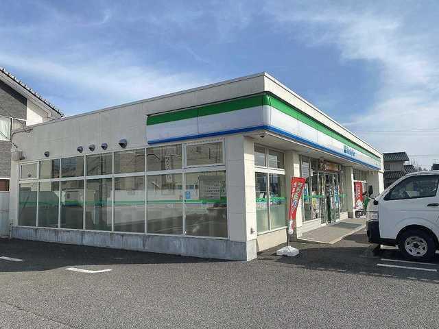 ファミリーマート佐久小田井店：180m