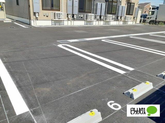 リンデンハイム　Ⅱ（201） 駐車場