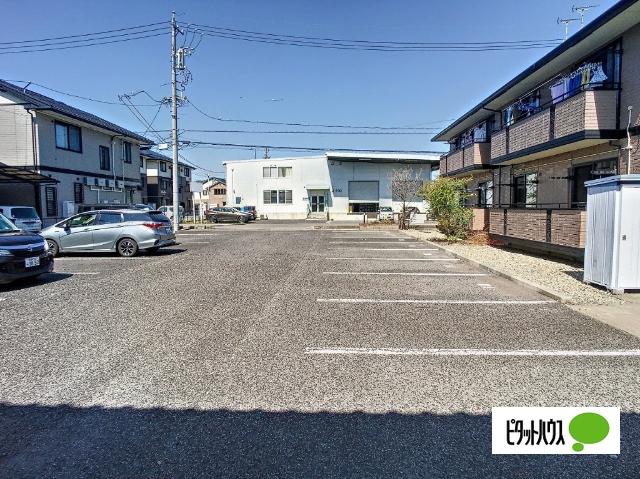 リビングタウン 二番館（B202） 駐車場