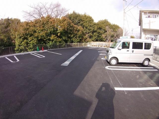 Riviere Claire（リヴィエル・クレール）（305） 駐車場