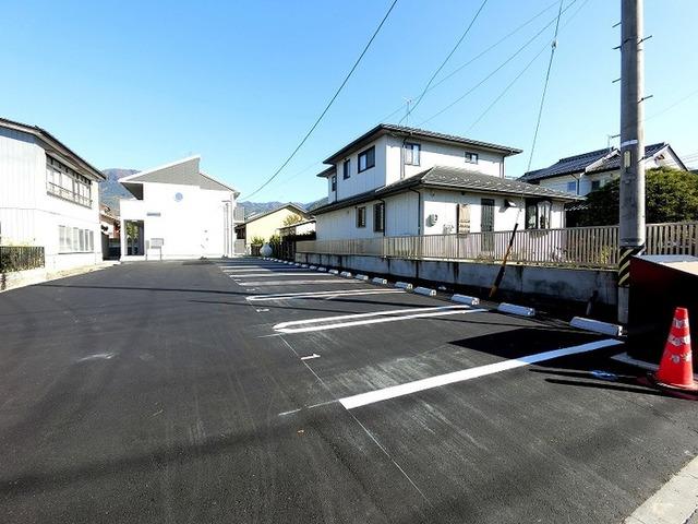 クオーレ（103） 駐車場