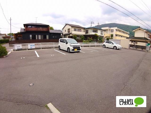 Ｌａ・Ｍｏｎｔｅ横山(ラモンテ横山)（201） 駐車場