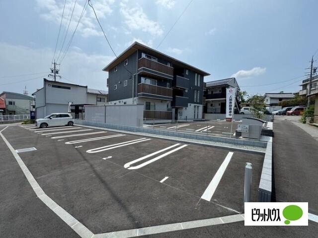 レガーロ（301） 駐車場