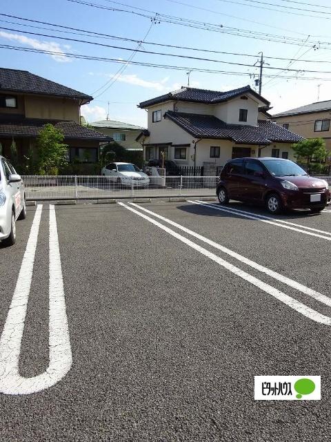 シャルマン櫻街（105） 駐車場