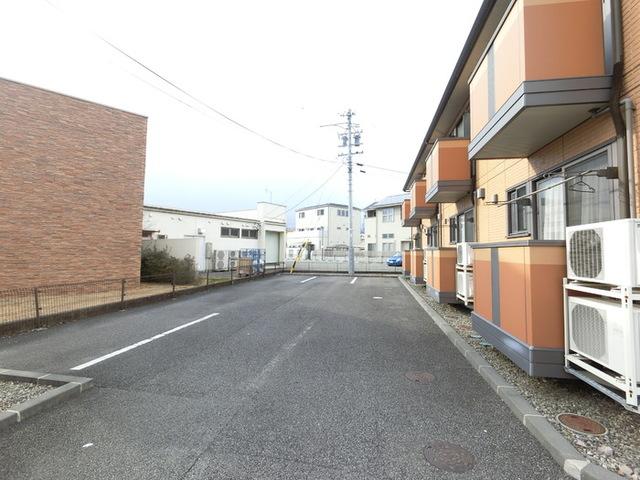 ラヴリィ･パートナー　Ａ/Ｂ（A202） 駐車場