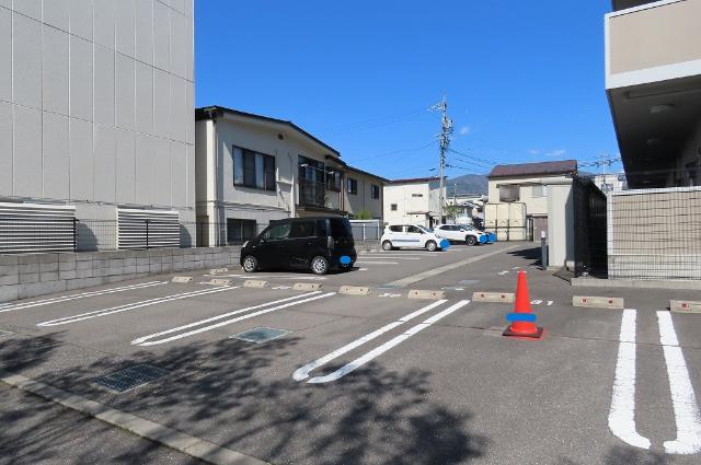 深志Ｍ．Ｏマンション（103） 駐車場