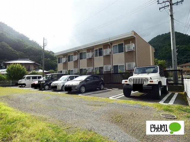 ガーデンハウス朝日山　Ｄ（101） 駐車場