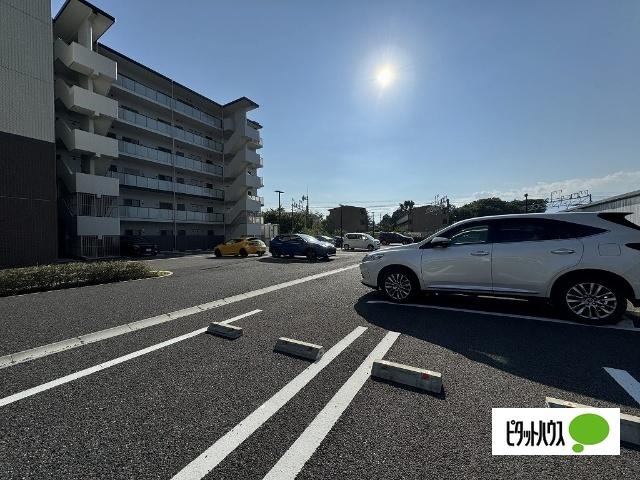 VILLA D'EST　OHTE(ヴィラデスト大手)（A312） 駐車場