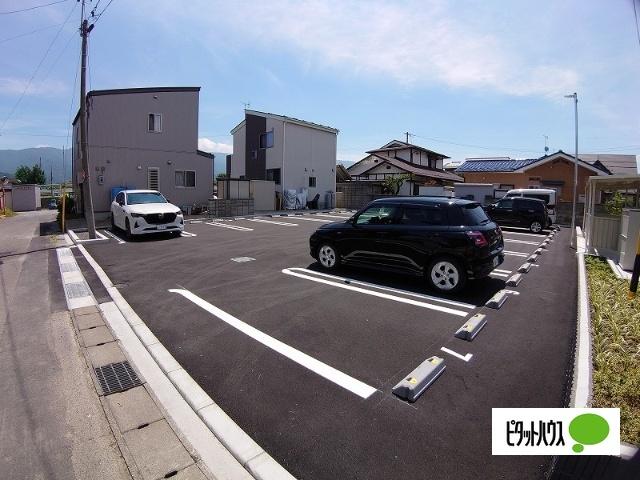 NoA`s Ark（105） 駐車場