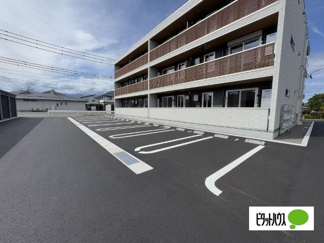 CouR18高宮Ｗ（205） 駐車場