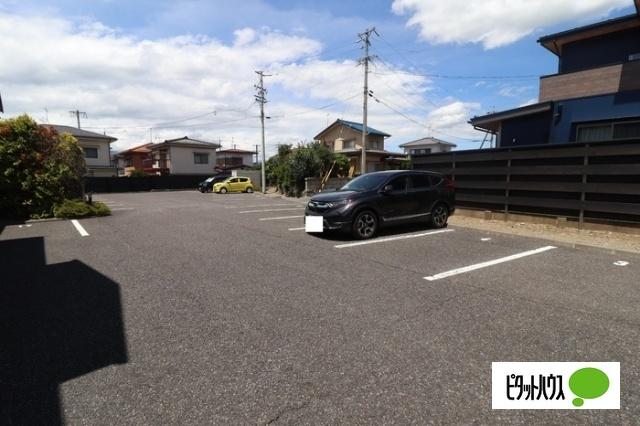 ラ･エスペランサ（102） 駐車場