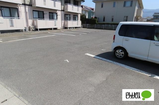 メゾンモランジェ（103） 駐車場