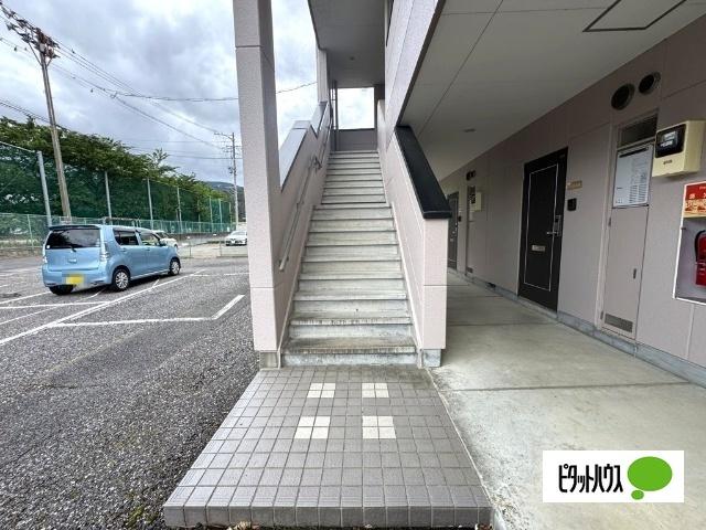 Cent　Eclat　Une（サン　エクラ　アン） エントランス