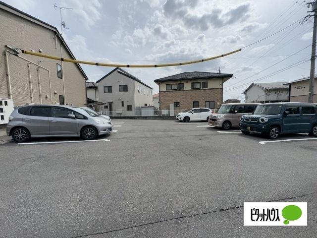 セレーン扇田Ａ（104） 駐車場