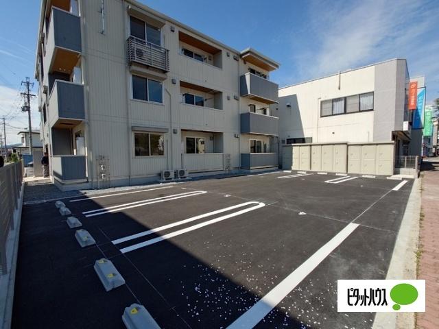 Ｊ-Ｒｏｏｍ☆妃　Ⅶ番館　屋代駅前（106） 駐車場