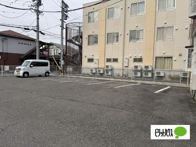 リバティーフジ　Ｂ（103） 駐車場
