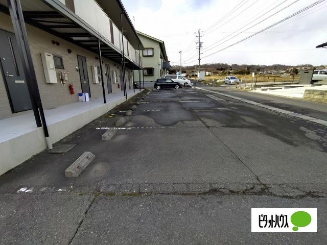 ルミエール　Ａ（A105） 駐車場