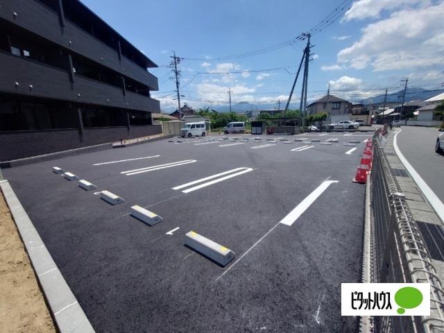 ｓｕｍｉｋａｗａ（303） 駐車場