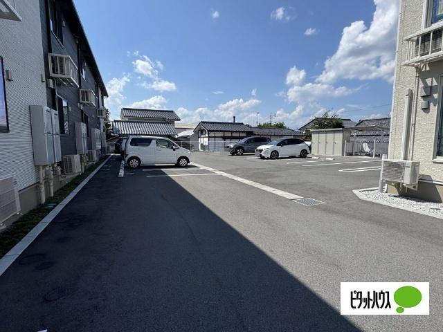 ルミエール　Ｃ（105） 駐車場