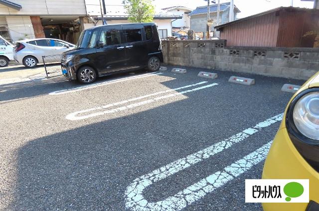 まちうえ（101） 駐車場