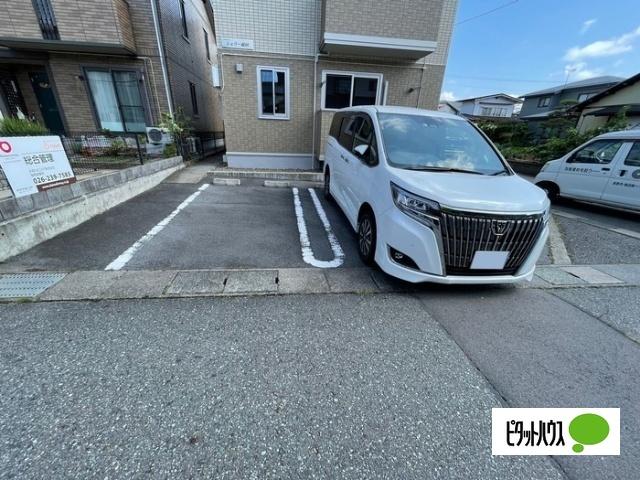 シェリー稲田（101） 駐車場