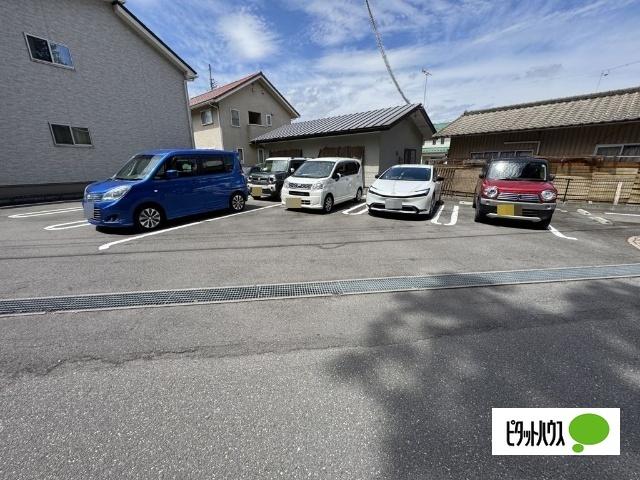 夢舞台（103） 駐車場