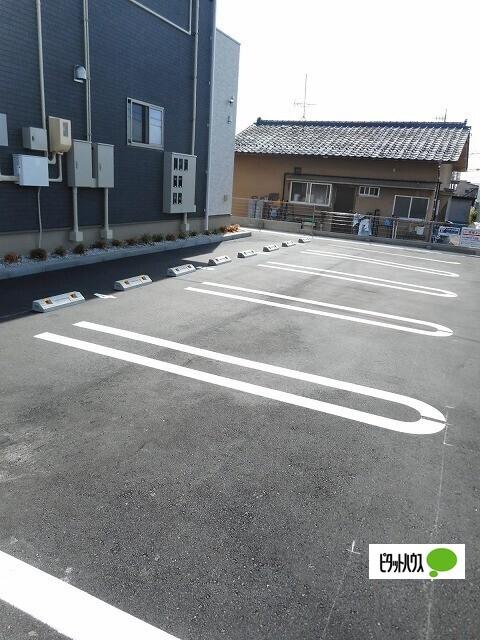 イリーデⅡ（201） 駐車場