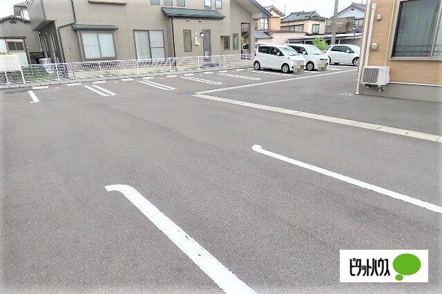 ヴィオーラ大門（105） 駐車場