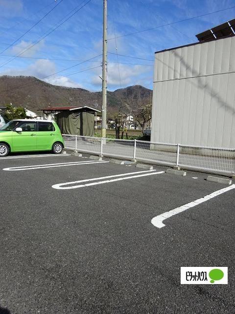 プリムローズ　Ｂ（203） 駐車場
