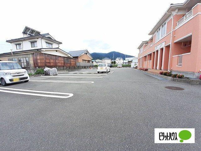 ブライト・ヒルサイド　Ⅱ（203） 駐車場