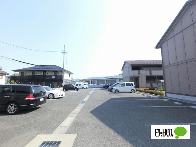 ラ･シャスト　Ⅱ　Ａ/Ｂ（B105） 駐車場