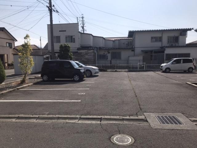 ハイグラッド　Ａ（205） 駐車場