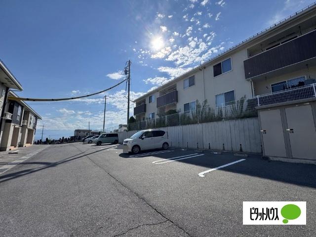 カーサ・アルバＢ（103） 駐車場