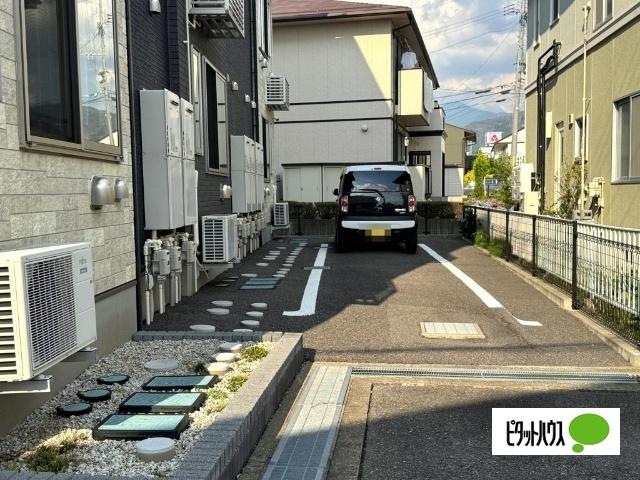 アベニール　ドゥ　アルブル（302） 駐車場