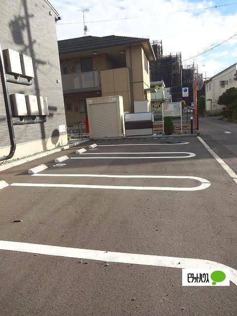 コンフォーティア（104） 駐車場
