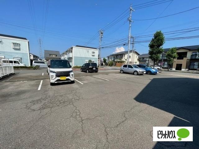コーポラスＵ（205） 駐車場