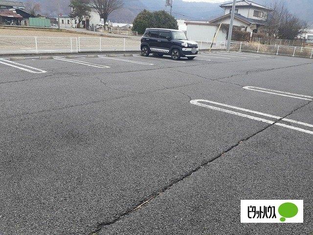 グリーンアングル（104） 駐車場