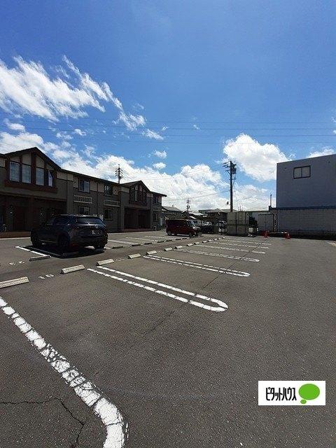 ＳＵＮＲＩＳＥ（103） 駐車場