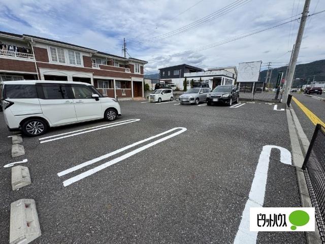 カーサ　ベルデ　こくや（103） 駐車場