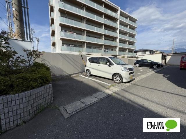 エレクトハイツ（205） 駐車場