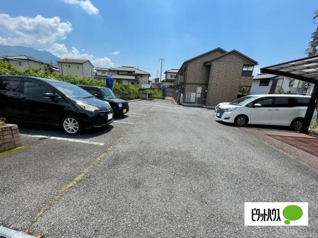 ｐｉａｃｅｒｅ(ピアチェーレ)（206） 駐車場