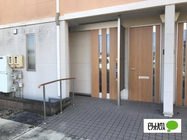 リヴィエール弐番館 エントランス