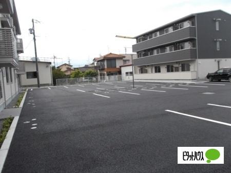 モルゲンロート　光（106） 駐車場