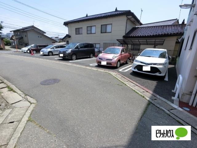 アドヴァンスＫ（301） 駐車場