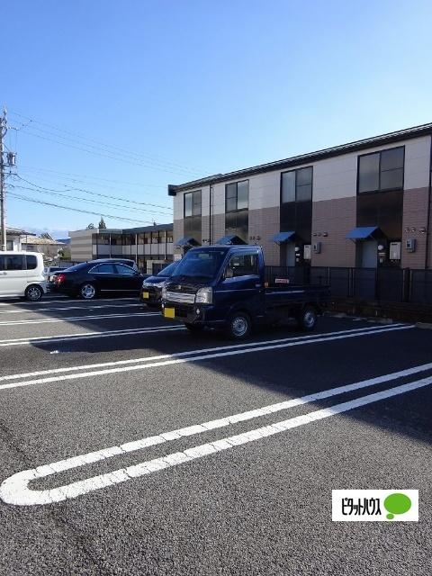 カーサグランデ（104） 駐車場
