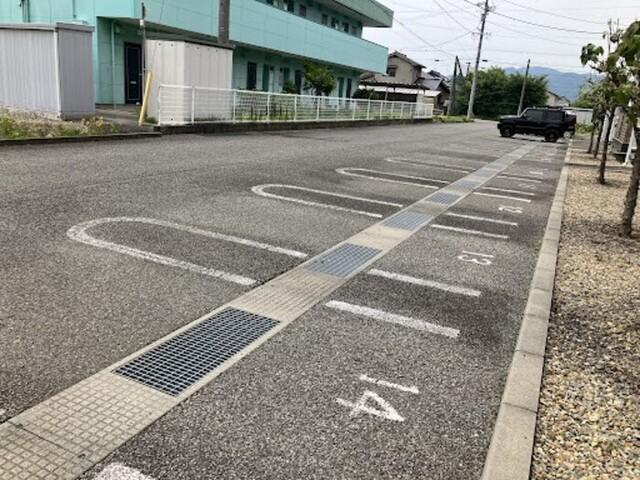 シェリール朝陽　C（C202） 駐車場