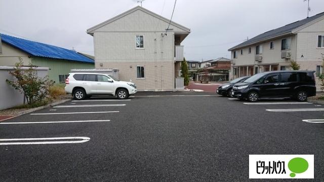 レザン・ガーデン　Ｄ（102） 駐車場