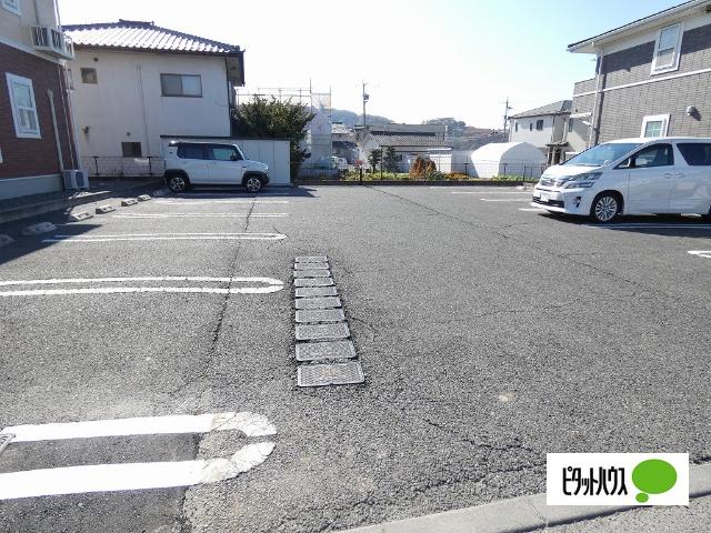 アイリスコートＢ（103） 駐車場
