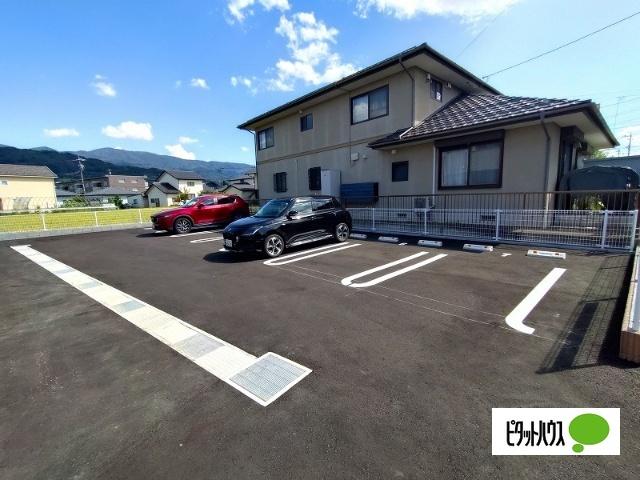 ル・リアン（202） 駐車場